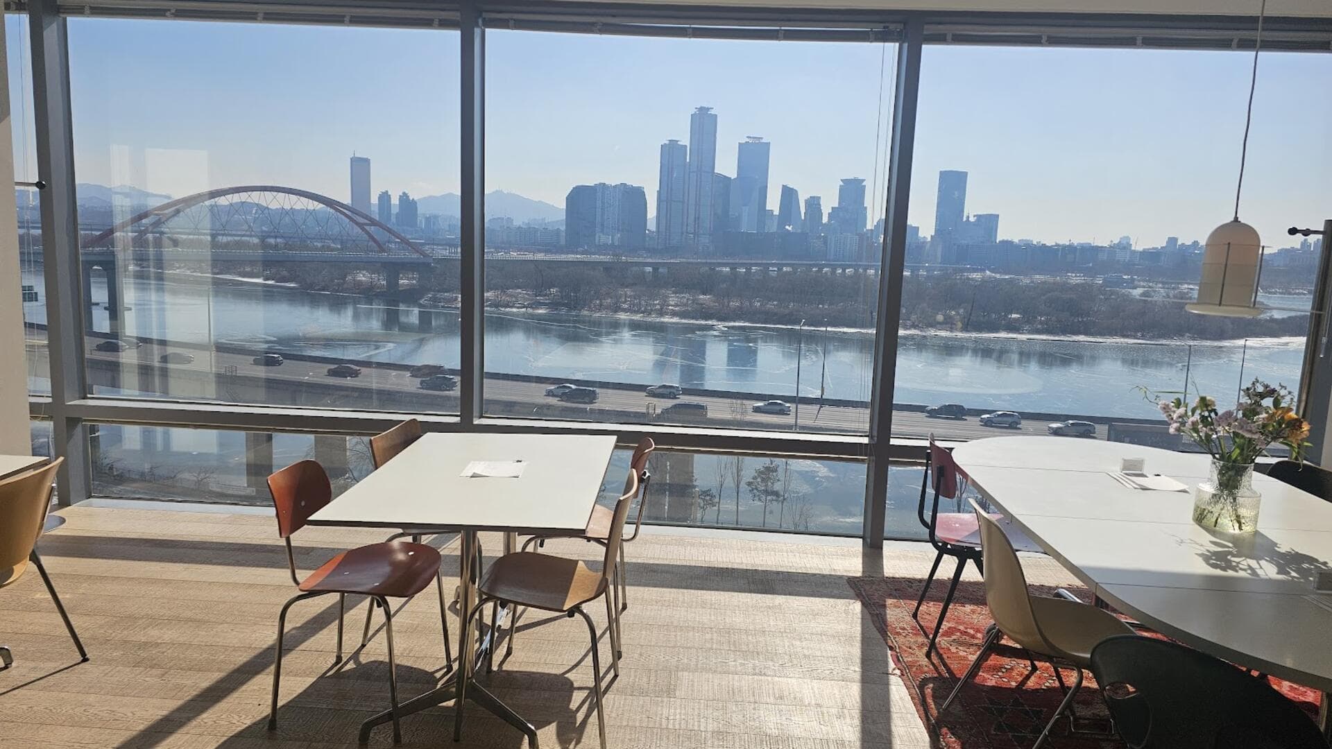 Seoul Cherry Blossom Picnic Food Guide 2026: From Spring Namul to Convenience Store Hacks