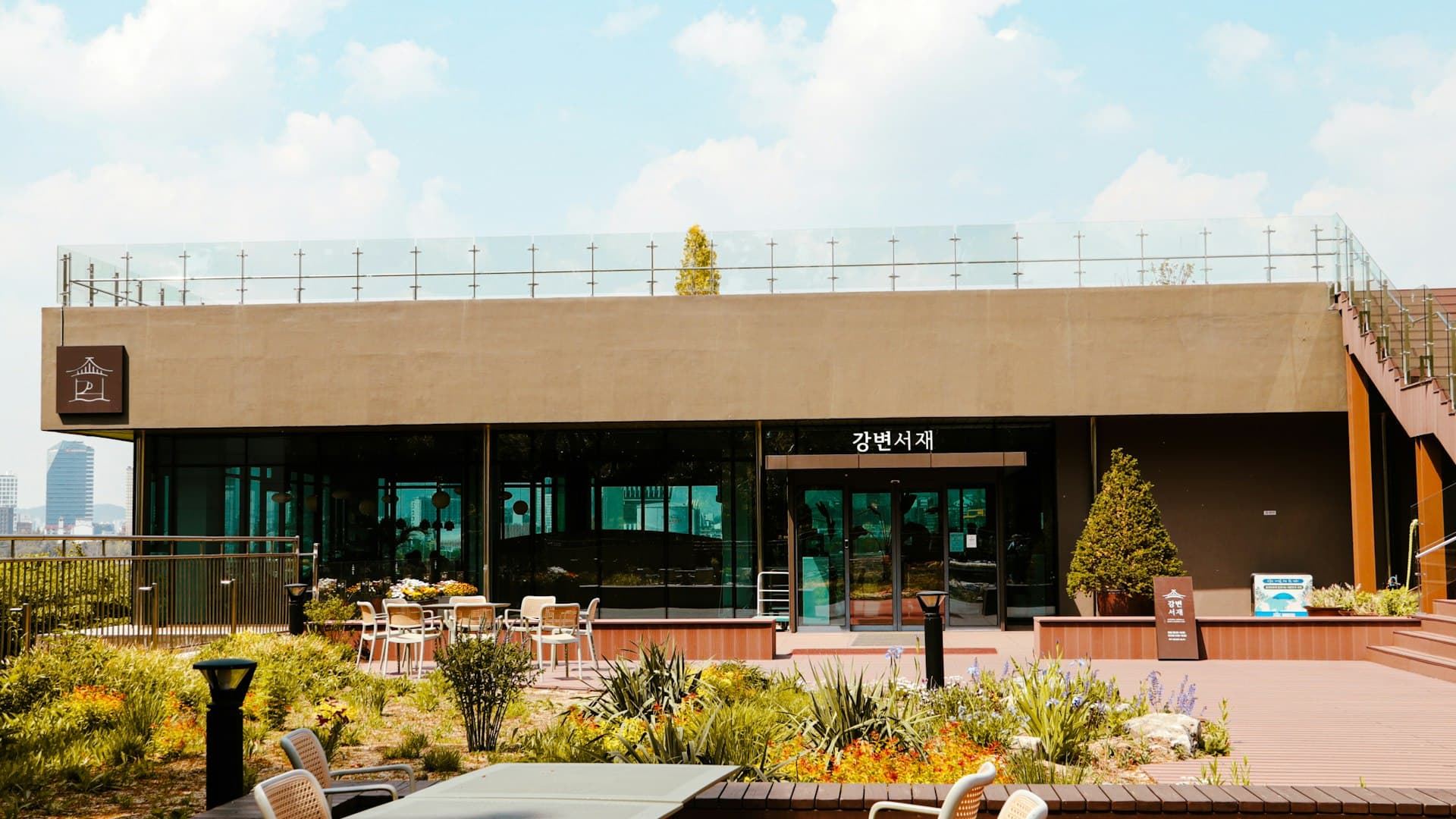 ソウルのテラス&ガーデンカフェ7選：屋外空間デザインの卓越性