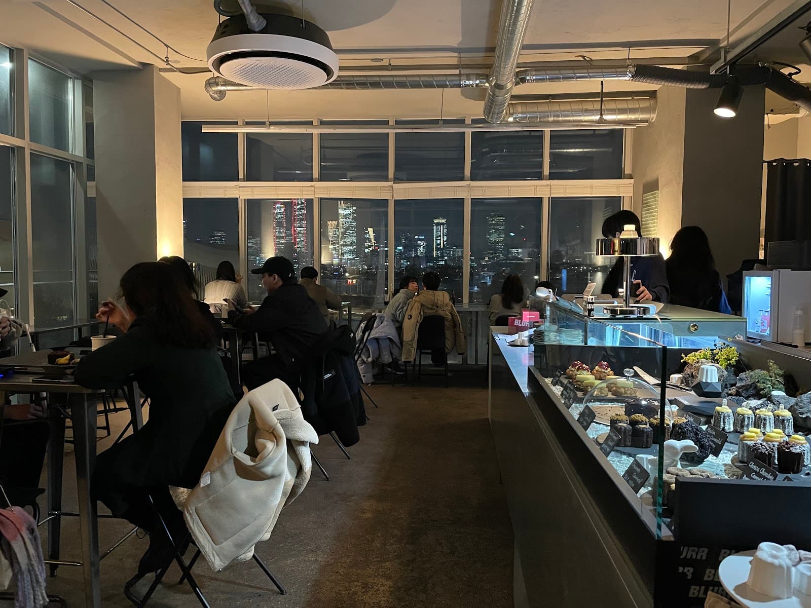 Blurr Rooftop Cafe 4