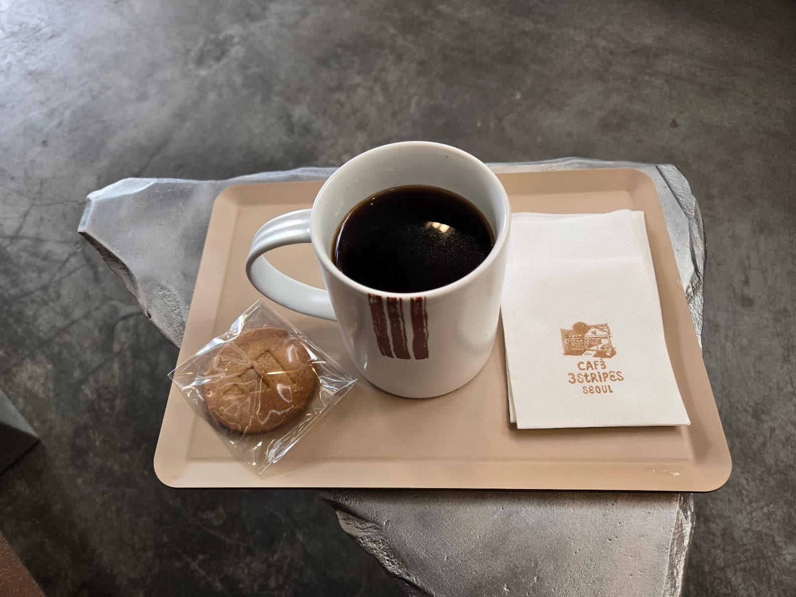 咖啡厅3条纹首尔 4