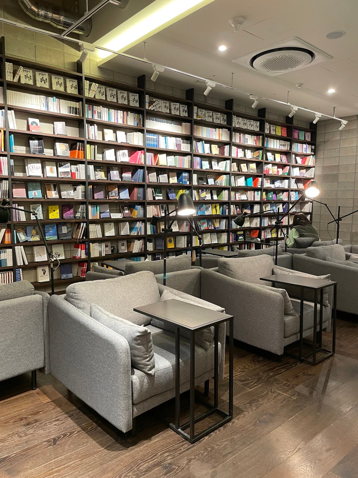 카페 꼼마 합정점