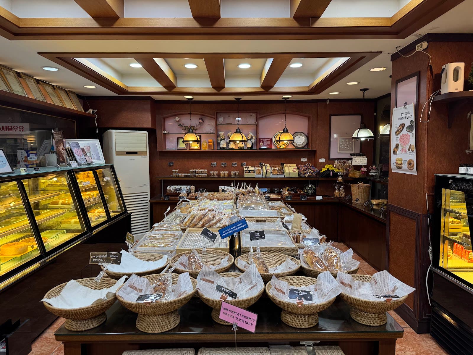 Ham's Brot Bakery (함스브로트과자점) 3