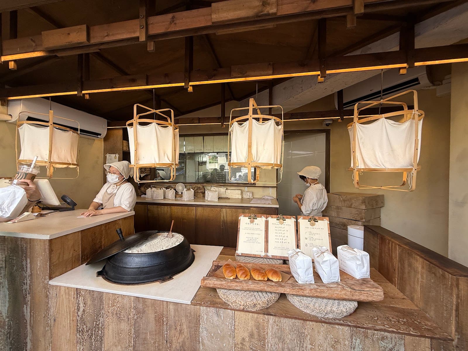 Jayyeondo Salt Bread（自円島塩パン） 4