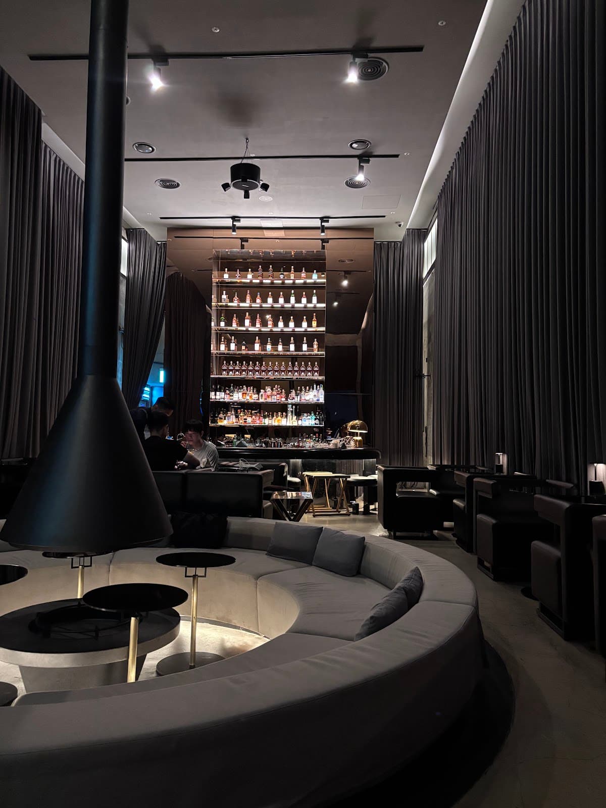 프리빌리지 바 4