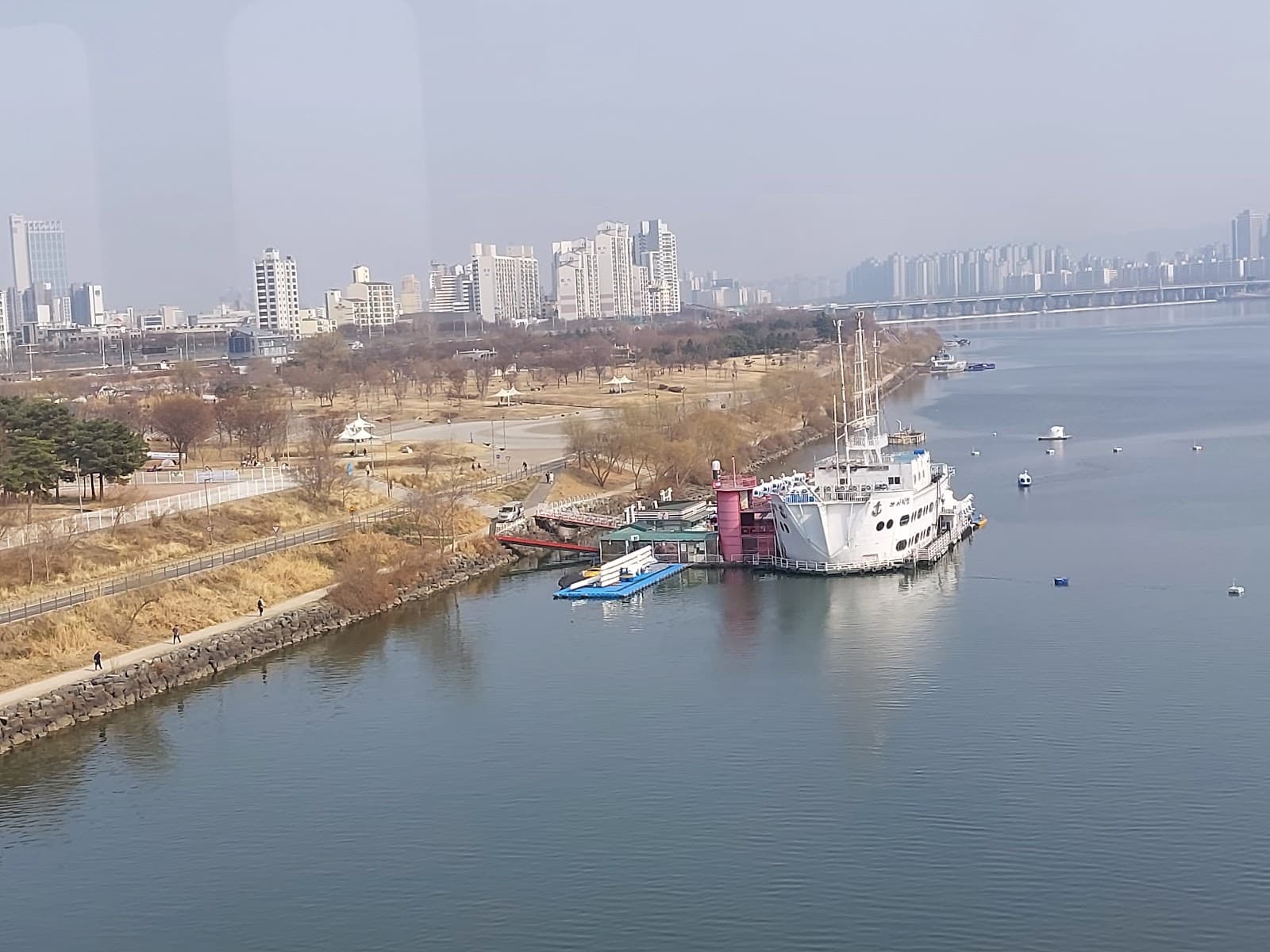 Ttukseom Han River Snow Park 4