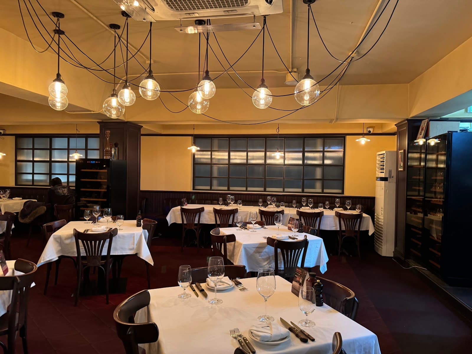 볼트 스테이크하우스