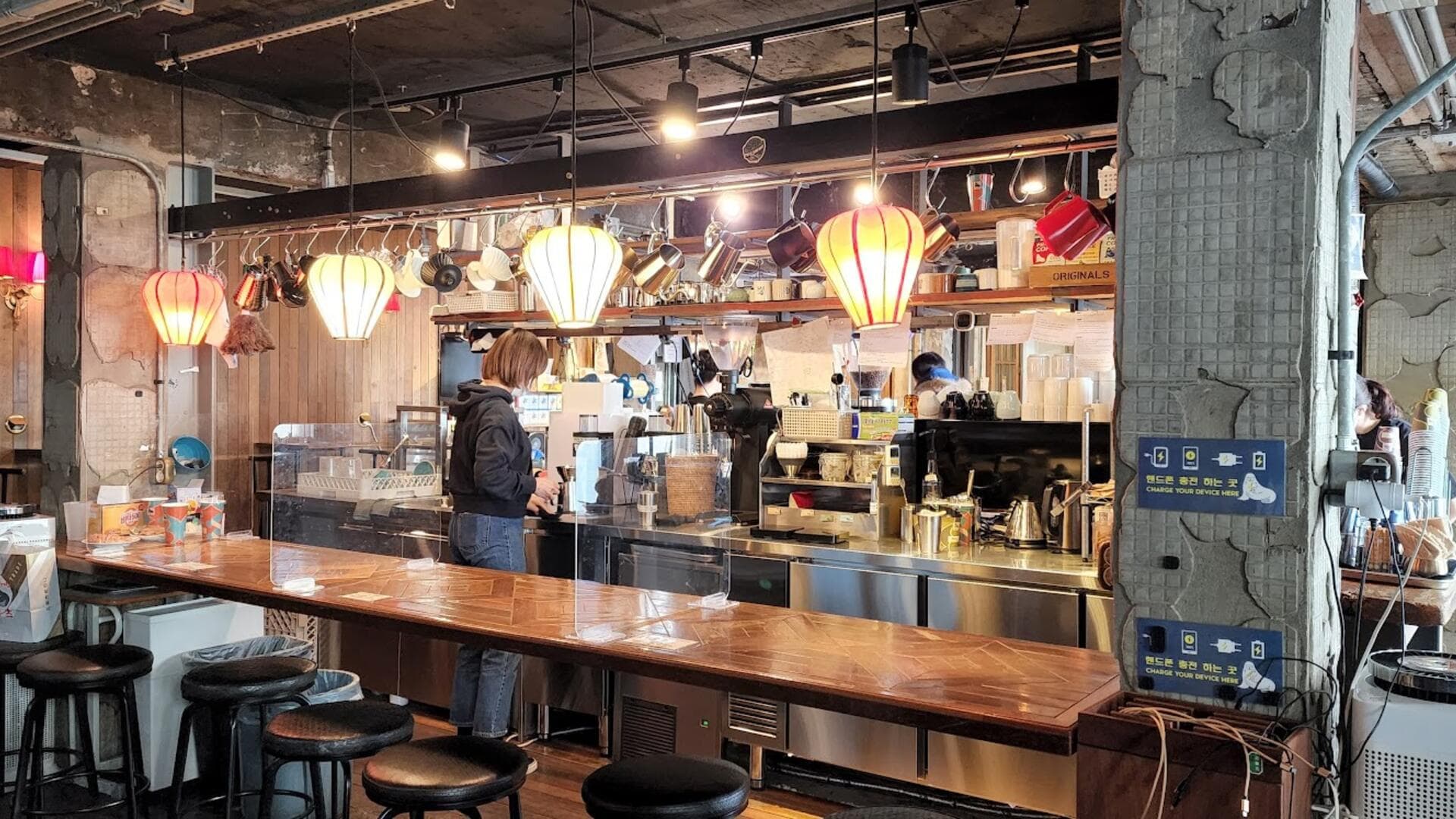 首尔精品咖啡烘焙店指南2025:7家必访的咖啡圣地