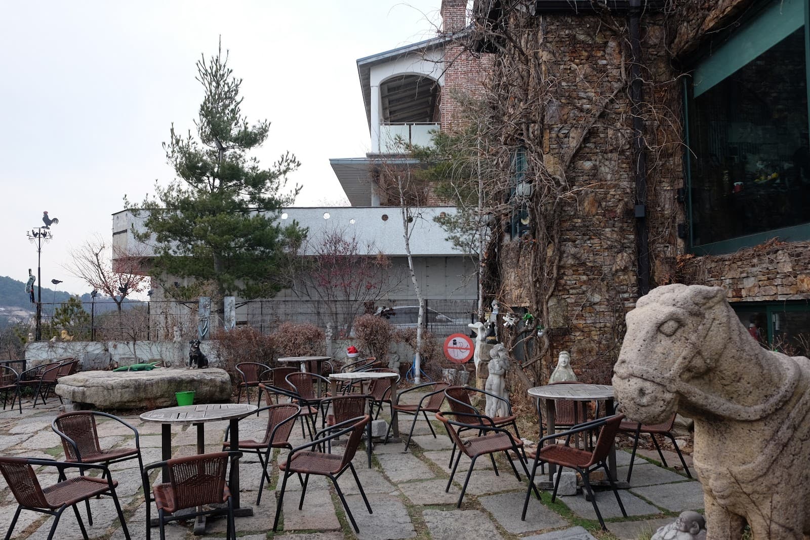 Sanmotoonge (Mountain Corner Cafe)