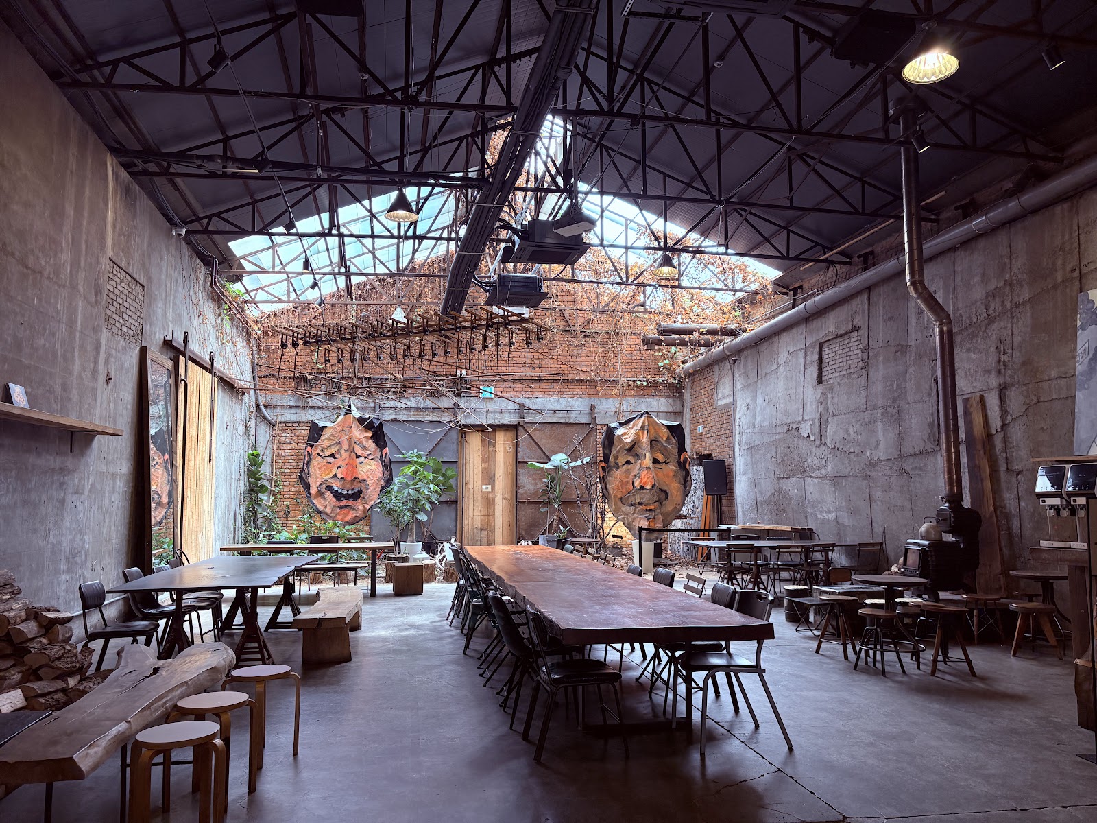 Daelim Warehouse interior